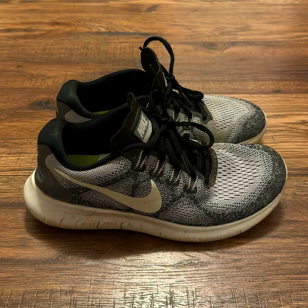 Nike Tennis Shoes